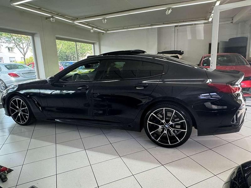 Carbonschwarz Gebraucht 2019 BMW 840 Coupé | 50.900 € (Fairer Preis) - Bild 1/4