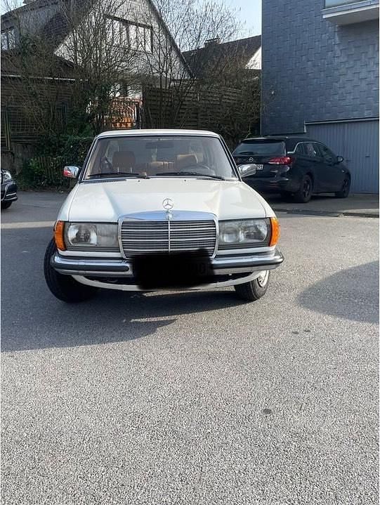 Gebraucht Mercedes E280 185 PS (136 kW) 1980 Weiß Limousine