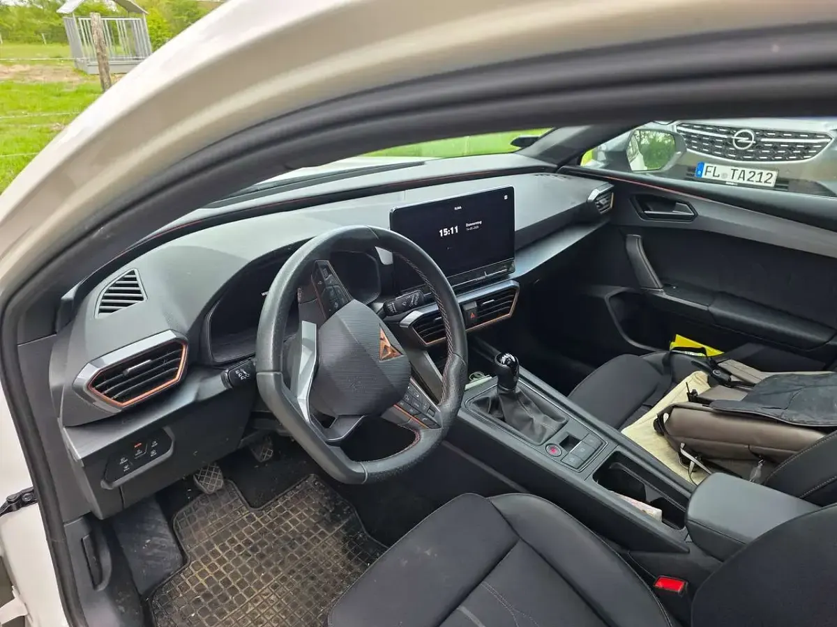 Second-hand Cupra Leon 150 CP (110 kW) 2023 Alb Berlinǎ