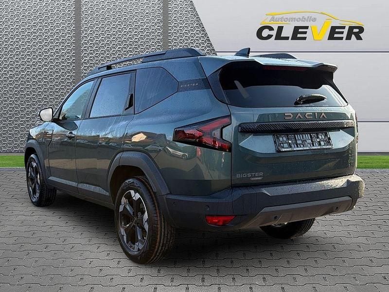 Neu Dacia Bigster Extreme 158 PS (116 kW) 2025 Zedergrün SUV