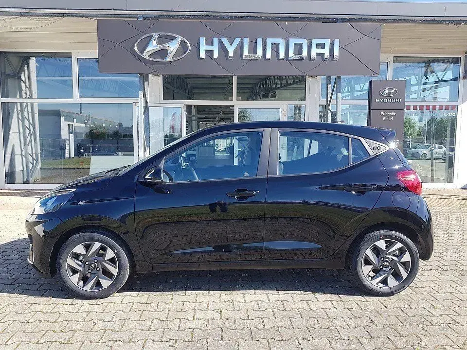 Gebraucht Hyundai i10 Trend 79 PS (58 kW) 2024 Schwarz Kleinwagen