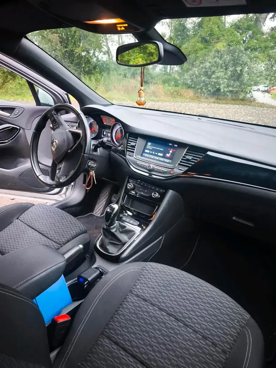 Gebraucht Opel Astra 136 PS (100 kW) 2019 Silber Limousine