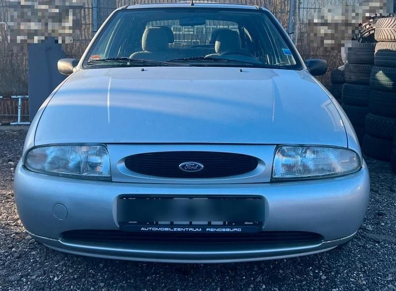 Gebraucht Ford Fiesta Style 60 PS (44 kW) 1999 Silber Kleinwagen