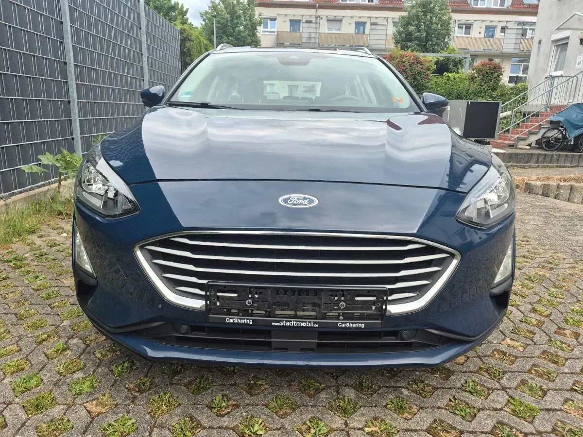 Gebraucht Ford Focus Trend 95 PS (69 kW) 2020 Blau Limousine