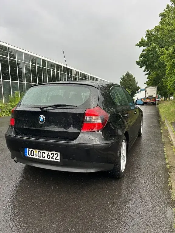 Gebraucht BMW 116 116 PS (85 kW) 2006 Schwarz Kleinwagen