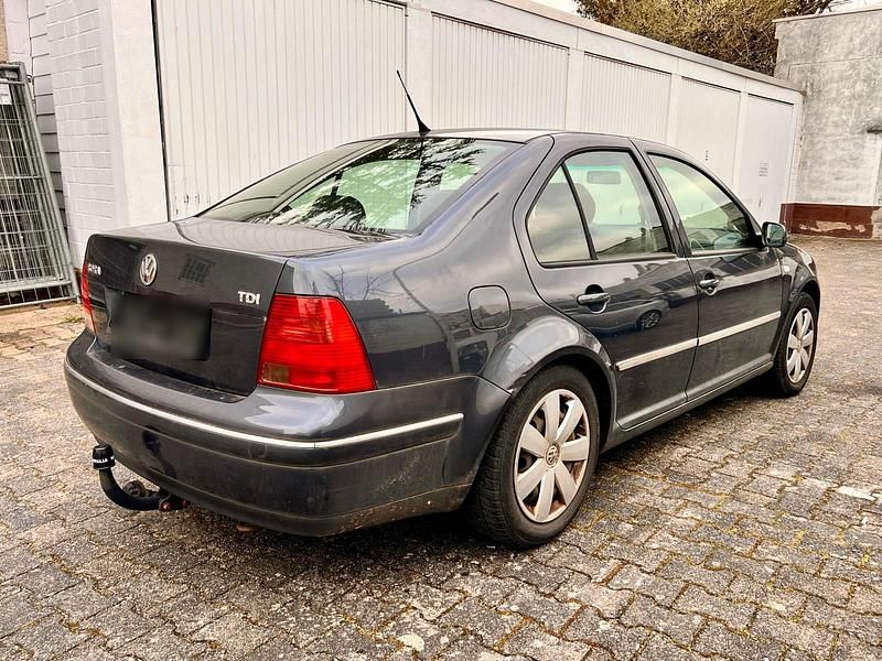 Gebraucht VW Bora 101 PS (74 kW) 2002 Grau Limousine