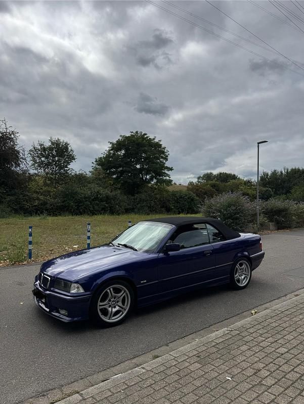 Blau Gebraucht 1997 BMW 320 Cabriolet Cabrio | 8.999 € (Etwas zu teuer) - Bild 1/4