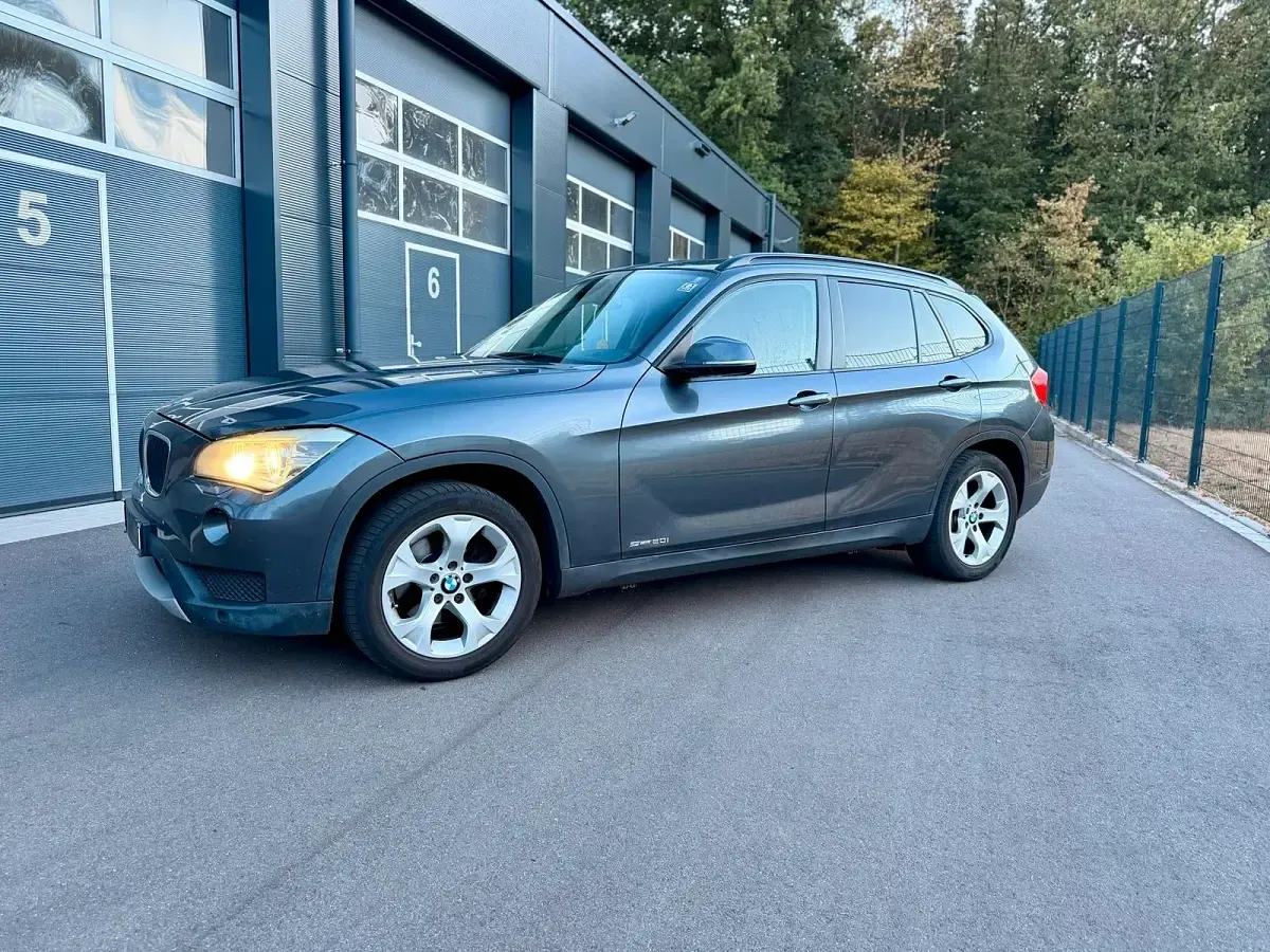 Gebraucht BMW X1 185 PS (136 kW) 2012 Grau SUV