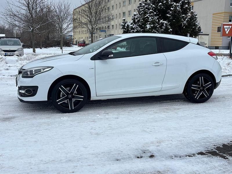 Gebraucht Renault Mégane III Bose Edition 132 PS (97 kW) 2014 Weiß Coupé
