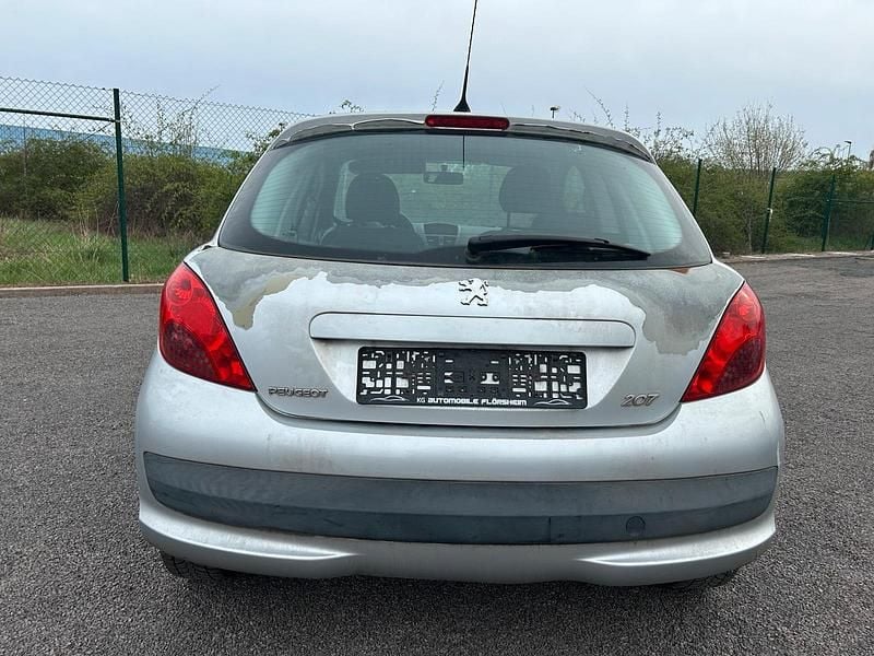 Gebraucht Peugeot 207 73 PS (53 kW) 2007 Silber Kleinwagen