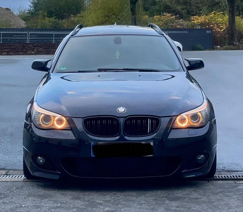 Schwarz Gebraucht 2009 BMW 530 M Sport Kombi | 7.999 € (Fairer Preis) - Bild 1/4