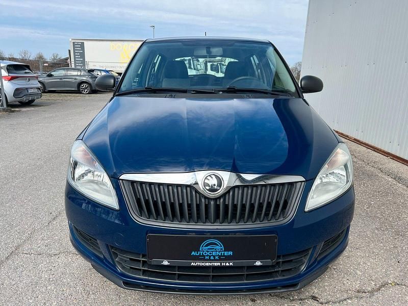 Gebraucht Skoda Fabia Active 60 PS (44 kW) 2014 Blau Kleinwagen