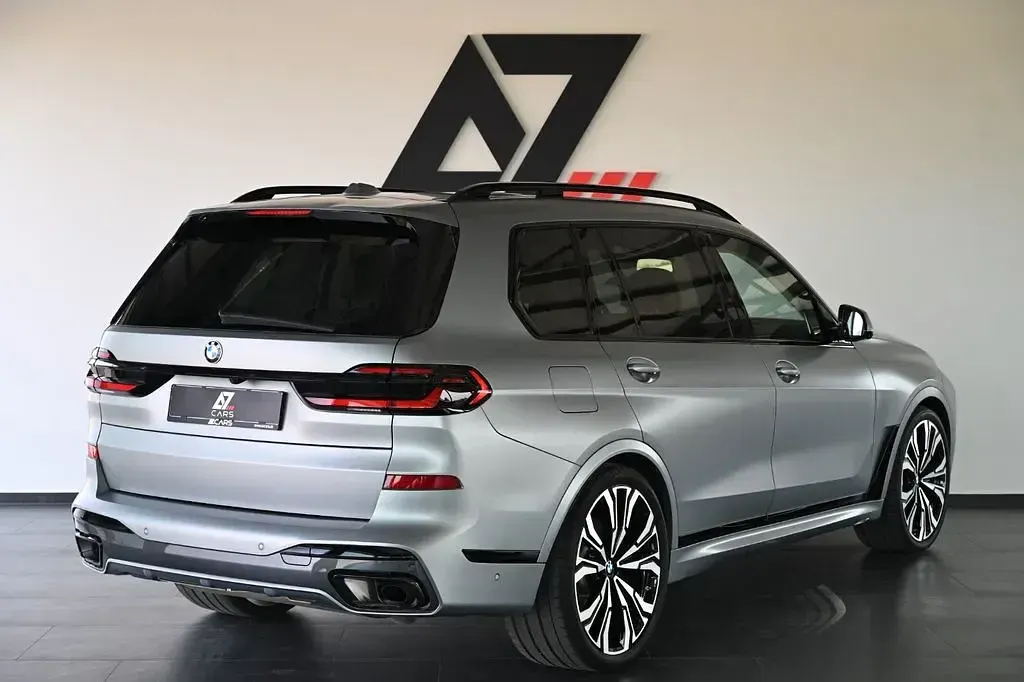 Gebraucht BMW X7 Sport Line 352 PS (258 kW) 2025 Grau SUV