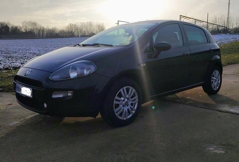 Gebraucht Fiat Punto More 69 PS (50 kW) 2018 Schwarz Kleinwagen