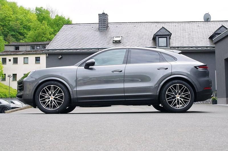 Gebraucht Porsche Cayenne 354 PS (260 kW) 2025 Grau SUV