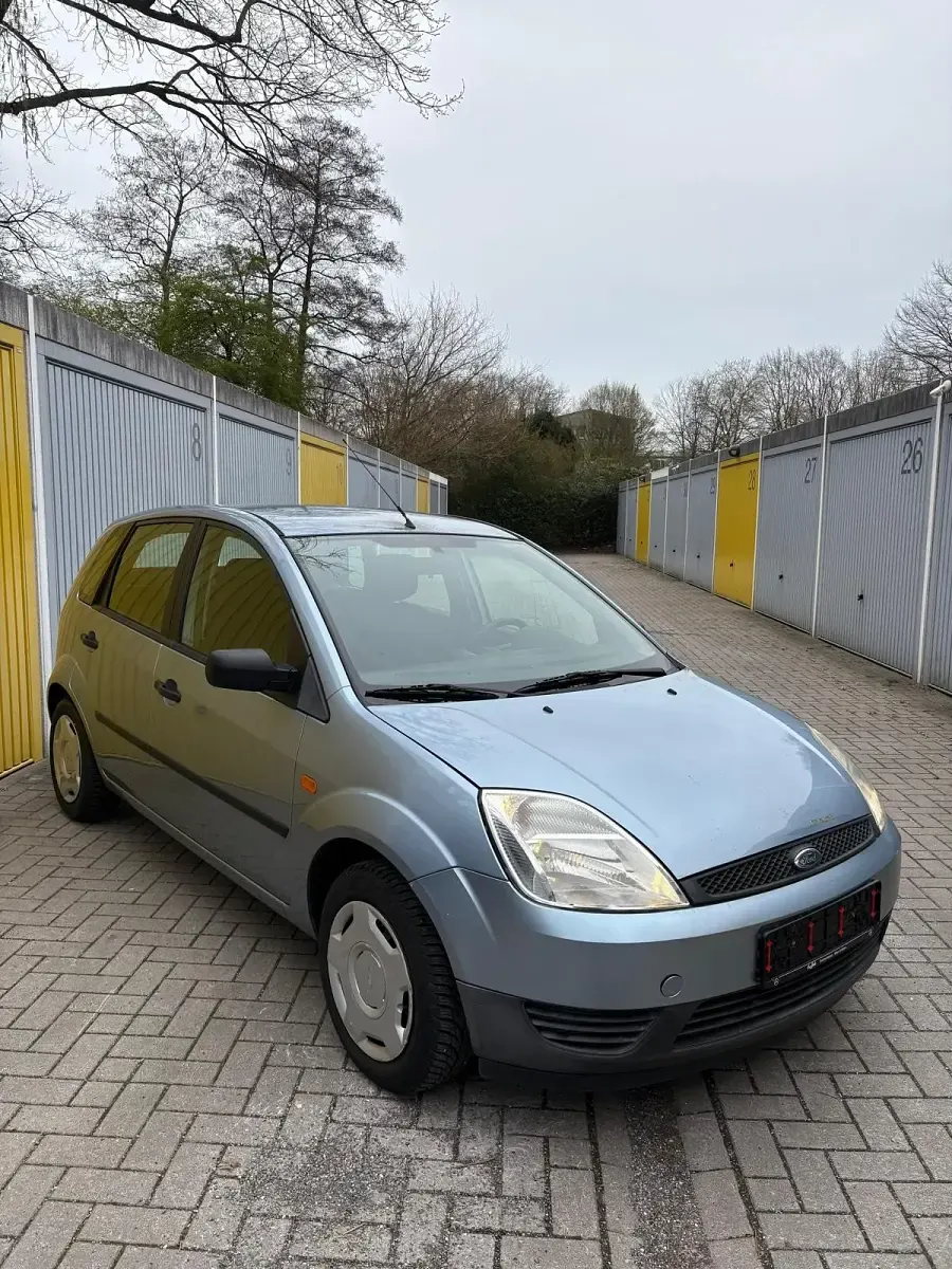 Gebraucht Ford Fiesta 80 PS (58 kW) 2005 Blau Kleinwagen