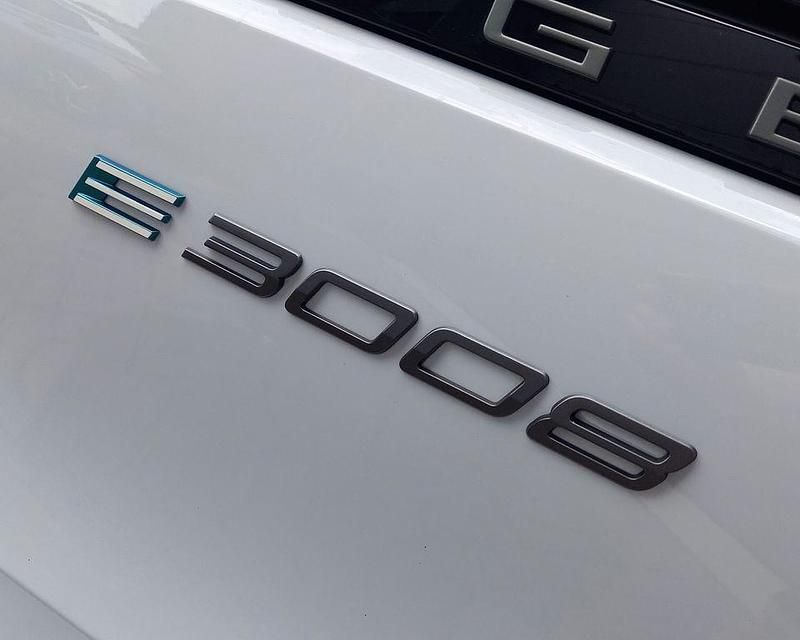 Gebraucht Peugeot e-3008 GT 156 kW (213 PS) 2024 Weiß SUV