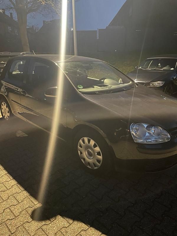 Gebraucht VW Golf V 75 PS (55 kW) 2005 Schwarz Kleinwagen