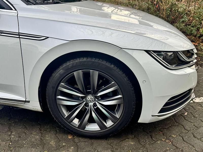 Weiß Gebraucht 2018 VW Arteon Elegance Limousine | 24.600 € (Guter Preis) - Bild 1/4