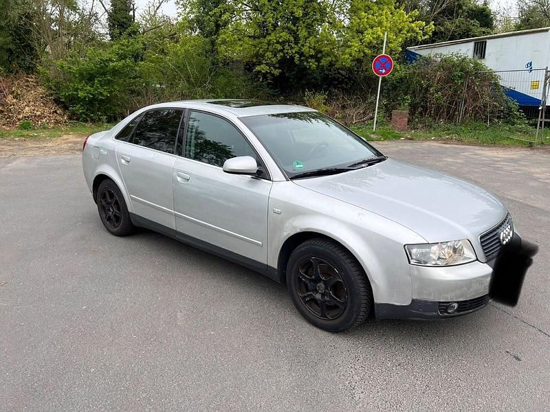 Second-hand Audi A4 131 CP (96 kW) 2001 Argintiu Berlinǎ