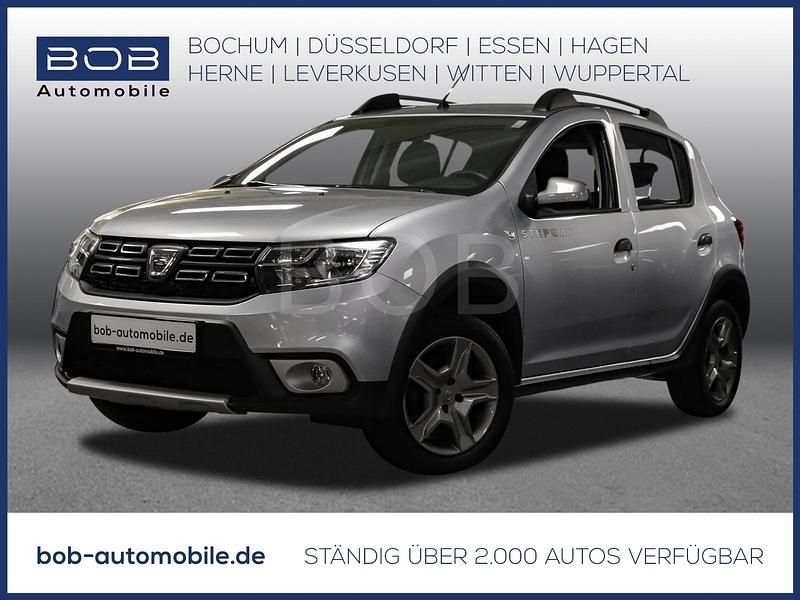 Grau Gebraucht 2020 Dacia Sandero Prestige Limousine | 12.690 € - Bild 1/3