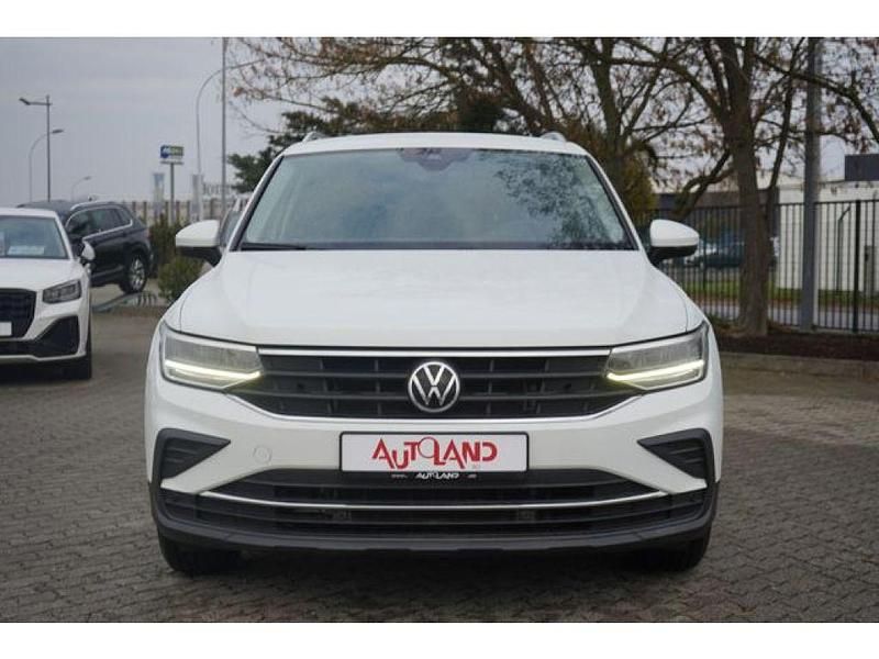 Gebraucht VW Tiguan Active 150 PS (110 kW) 2021 Pure white SUV