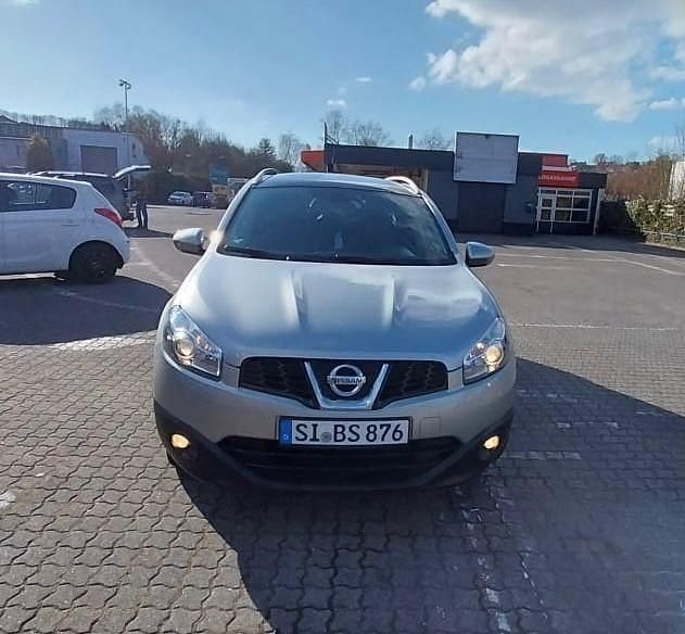 Silber Gebraucht 2013 Nissan Qashqai +2 SUV | 10.800 € (Fairer Preis) - Bild 1/4