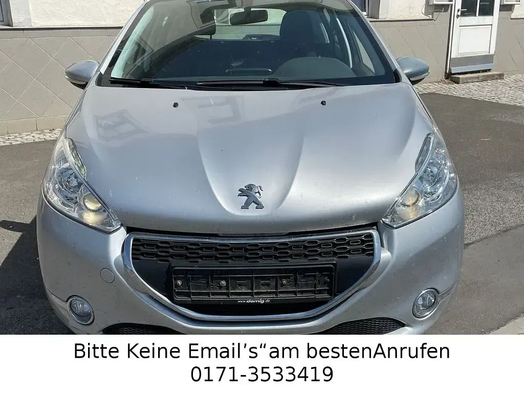 Gebraucht Peugeot 208 Active 68 PS (50 kW) 2013 Grau Kleinwagen