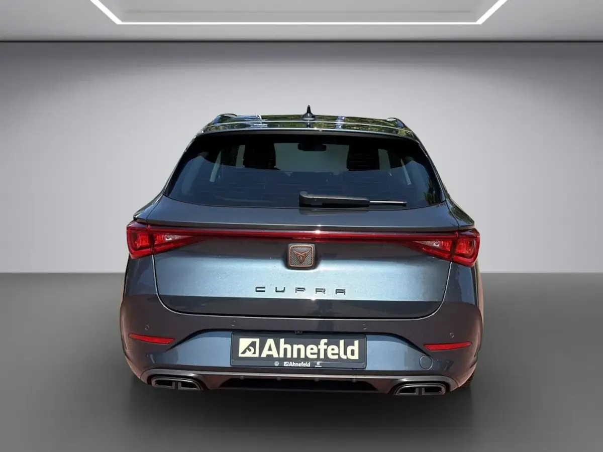 Gebraucht Cupra Leon 150 PS (110 kW) 2024 Grau Limousine