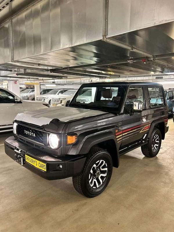 Neu Toyota Land Cruiser 228 PS (167 kW) 2026 Grey metal SUV
