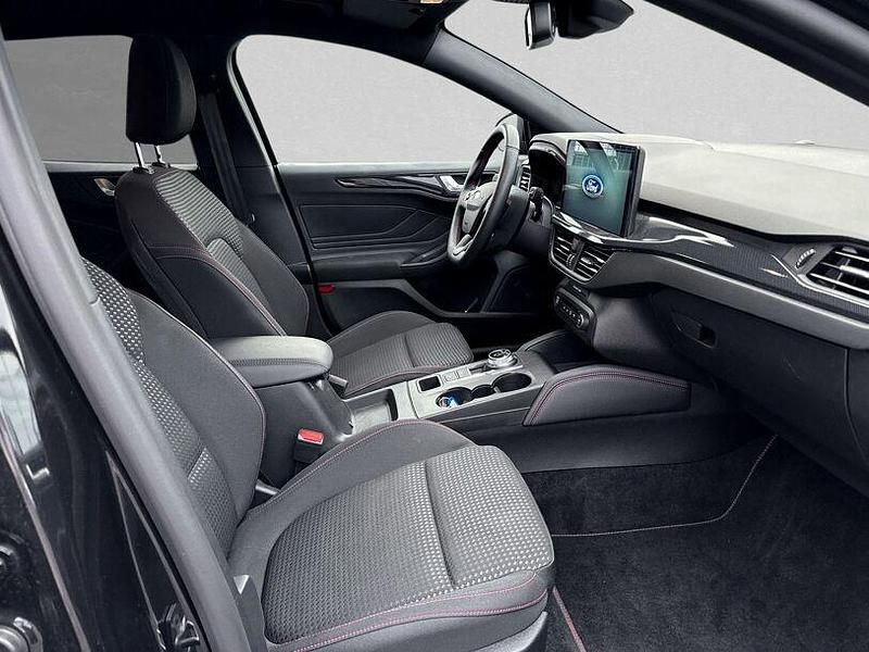 Gebraucht Ford Focus ST-Line X 116 PS (85 kW) 2024 Agate black (metallic) Kombi