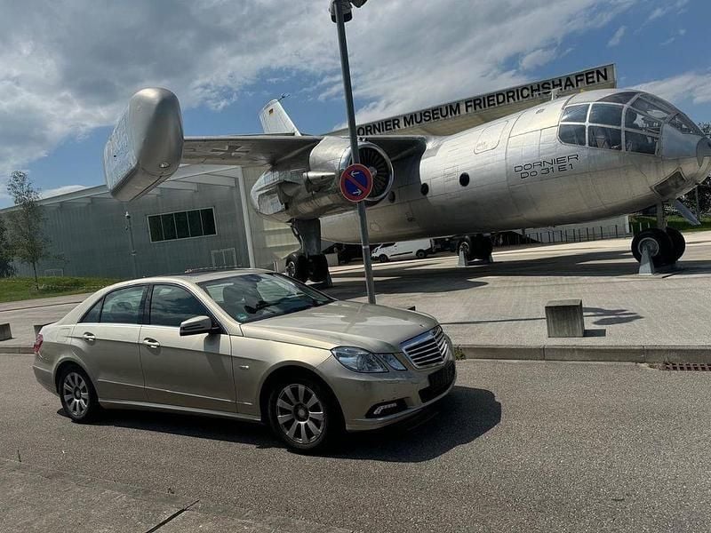 Gebraucht Mercedes E250 Elegance 204 PS (150 kW) 2009 Beige Limousine