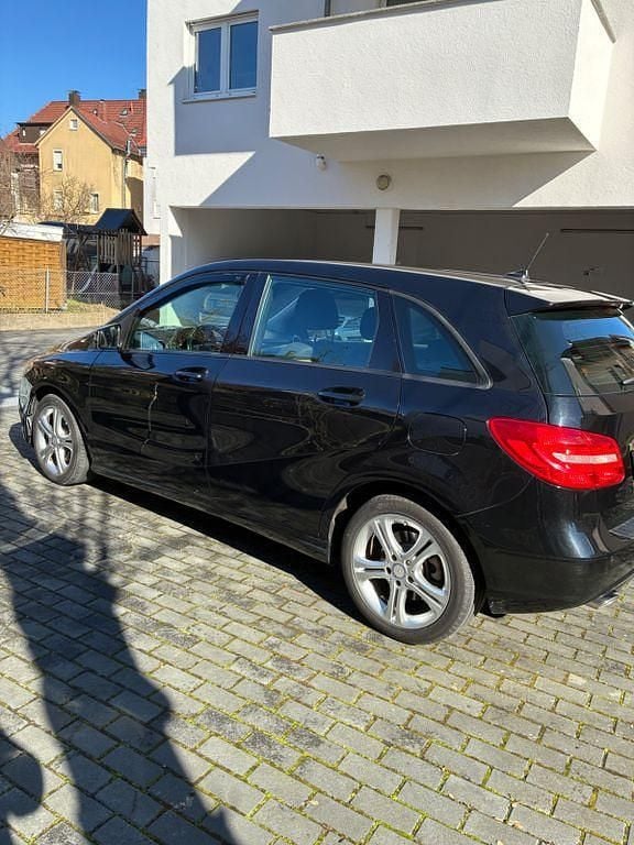 Gebraucht Mercedes B220 170 PS (125 kW) 2014 Schwarz Van / Kleinbus