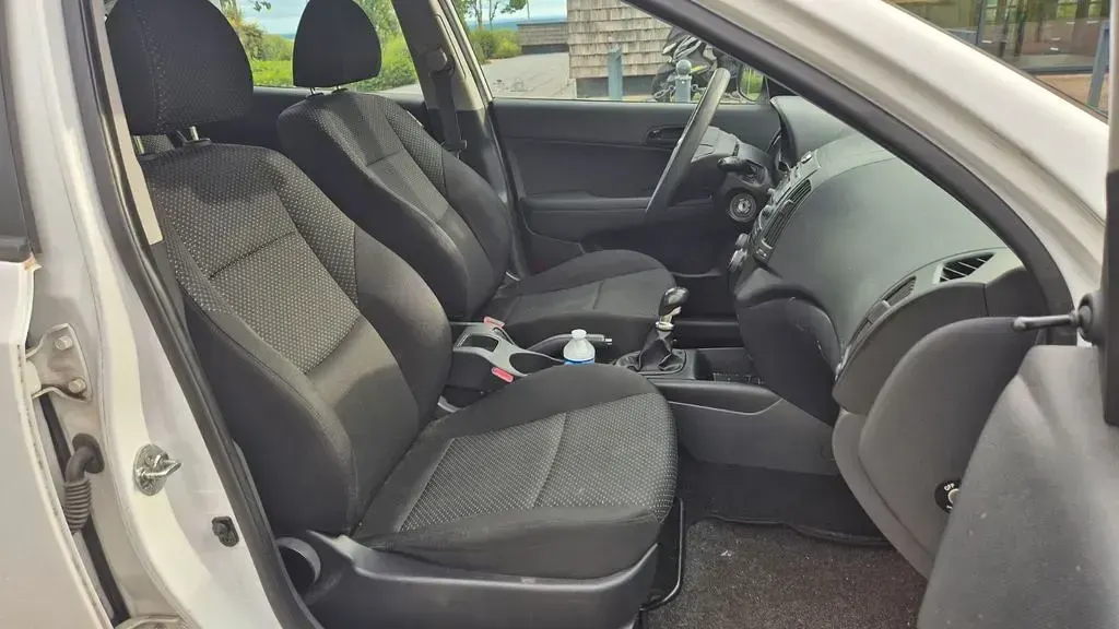 Gebraucht Hyundai i30 Edition+ 109 PS (80 kW) 2011 Weiß Limousine