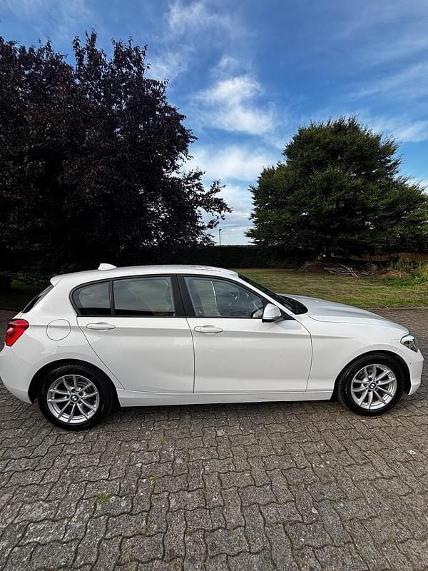 Gebraucht BMW 118 136 PS (100 kW) 2018 Weiß Kleinwagen