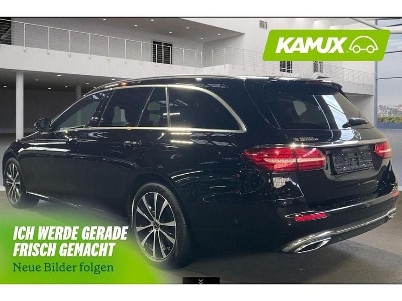 Gebraucht Mercedes E300 Avantgarde 211 PS (155 kW) 2022 Schwarz Limousine