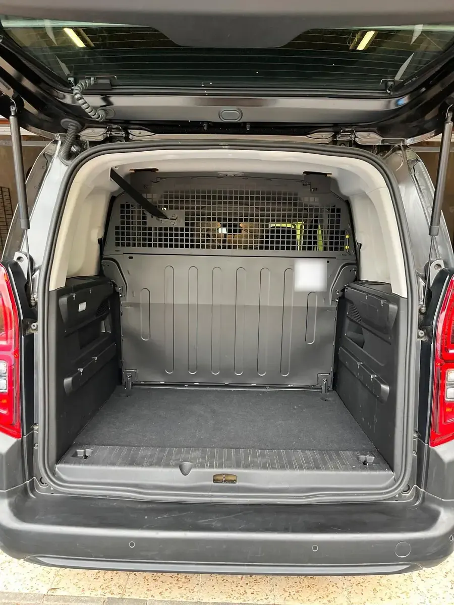 Gebraucht Citroën Berlingo 110 PS (80 kW) 2024 Schwarz Van / Kleinbus
