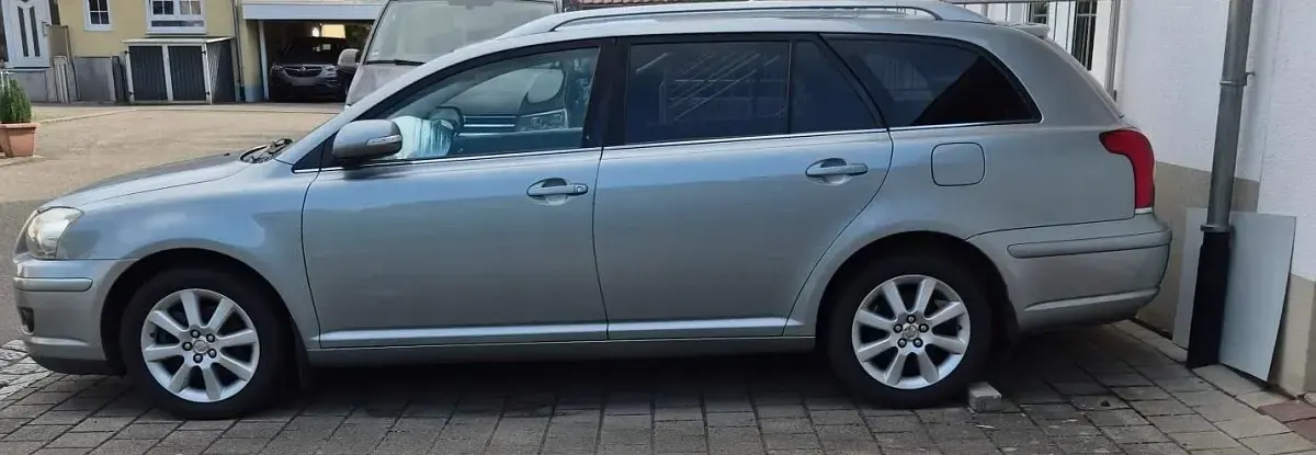 Gebraucht Toyota Avensis 126 PS (92 kW) 2007 Silber Kombi