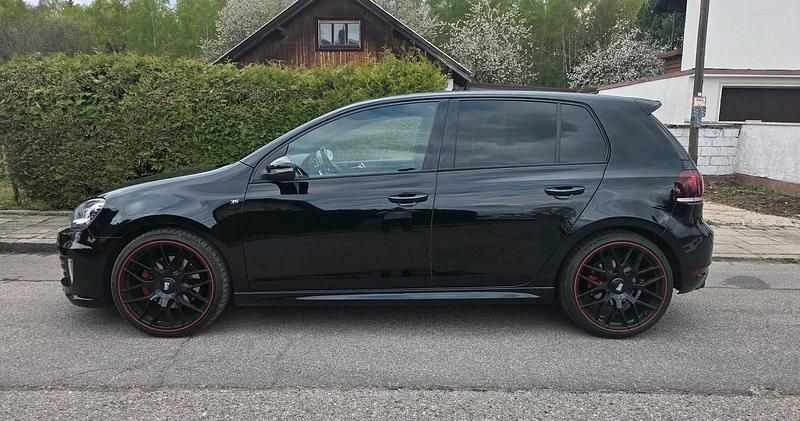 Schwarz Gebraucht 2012 VW Golf VII Edition Limousine | 9.999 € (Fairer Preis) - Bild 1/4