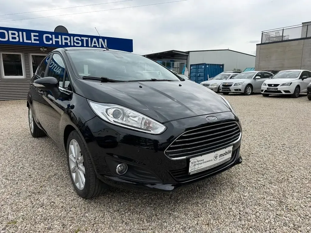 Second-hand Ford Fiesta Titanium 101 CP (74 kW) 2017 Negru Hatchback