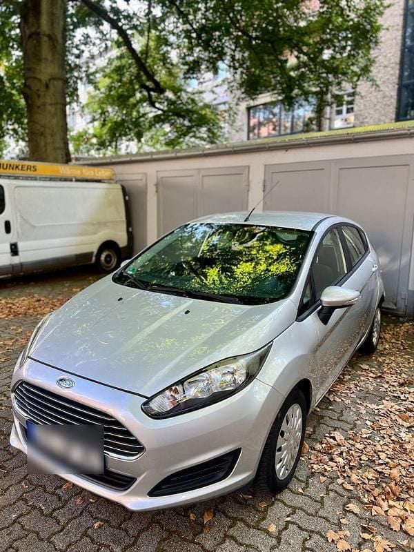 Gebraucht Ford Fiesta SYNC Edition 95 PS (69 kW) 2013 Silber Kleinwagen