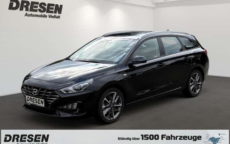 Schwarz Gebraucht 2022 Hyundai i30 Trend Kombi | 13.994 € (Superpreis) - Bild 1/4