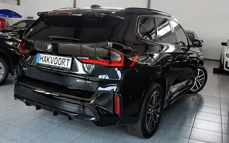 Gebraucht BMW X1 Luxury Line 136 PS (100 kW) 2026 Schwarz SUV