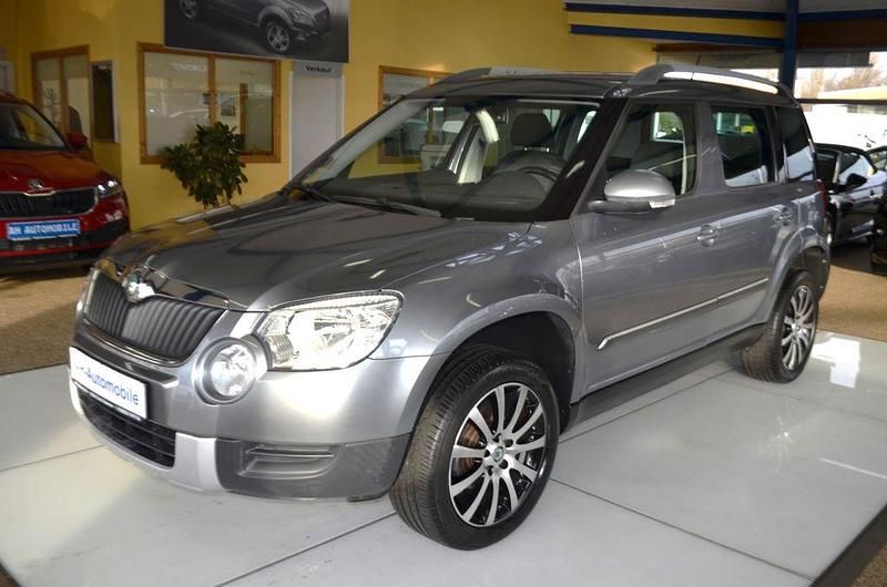 Grau Gebraucht 2012 Skoda Yeti Ambition SUV | 11.880 € - Bild 1/4