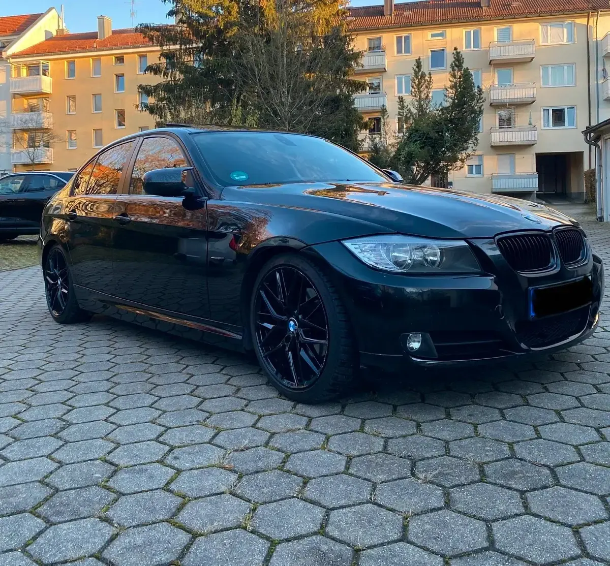 Gebraucht BMW 318 143 PS (105 kW) 2009 Schwarz Limousine