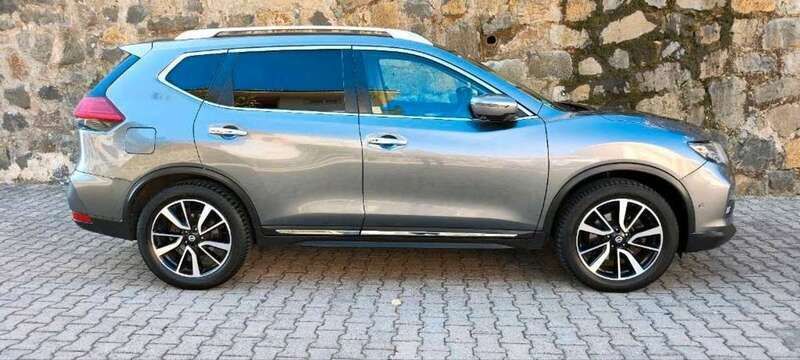 Grau Gebraucht 2018 Nissan X-Trail Tekna SUV | 21.800 € (Teuer) - Bild 1/4