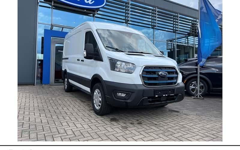 Weiß Gebraucht 2022 Ford E-Transit Trend Van | 51.490 € (Teuer) - Bild 1/4