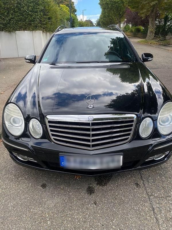 Schwarz Gebraucht 2008 Mercedes E320 Avantgarde Kombi | 10.000 € - Bild 1/4