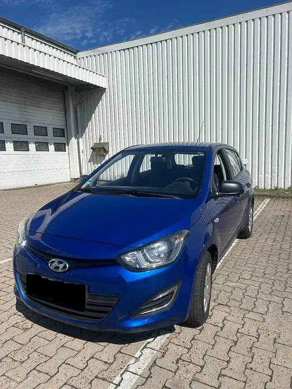 Gebraucht Hyundai i20 Edition 86 PS (63 kW) 2013 Blau Kleinwagen