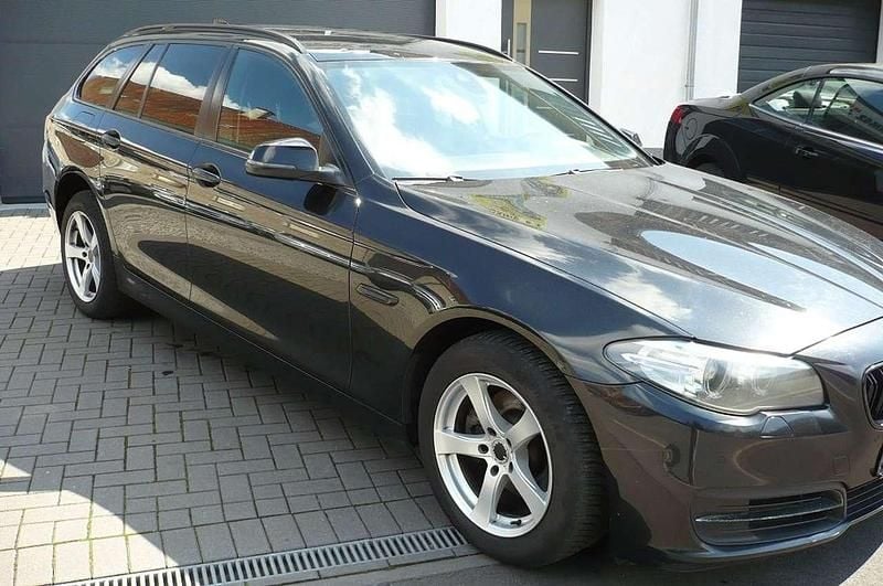 Second-hand BMW 520 184 CP (135 kW) 2013 Negru Break